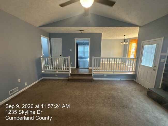 Building Photo - 1235 Skyline Dr