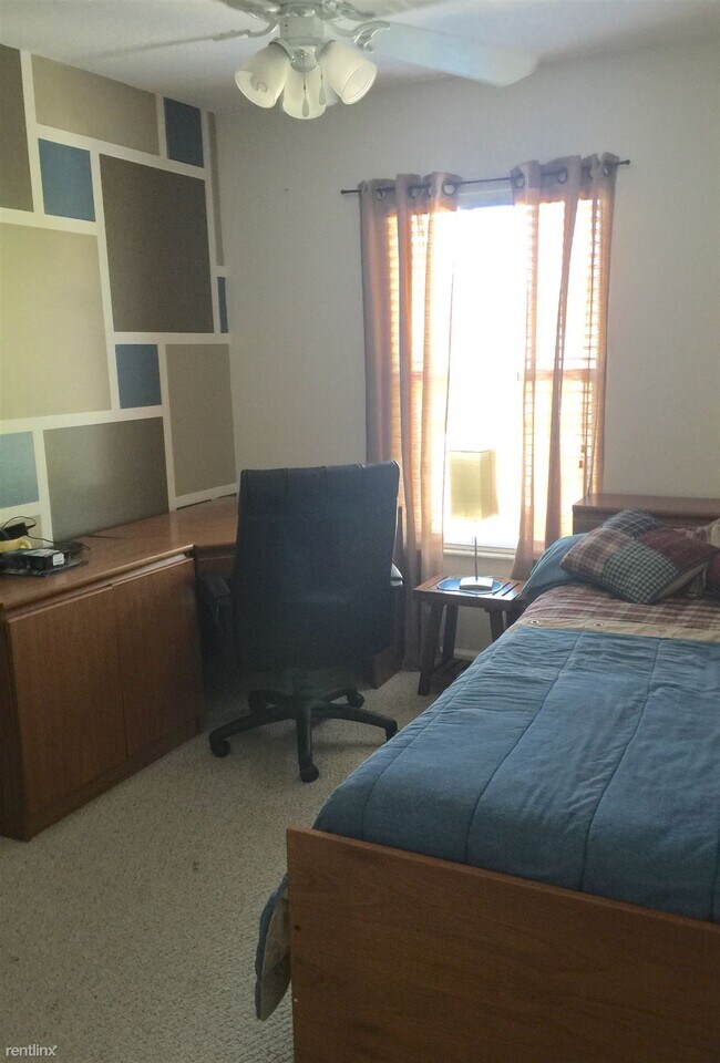 Building Photo - 3 br, 2.5 bath Townhome - 10363 Park Commo...