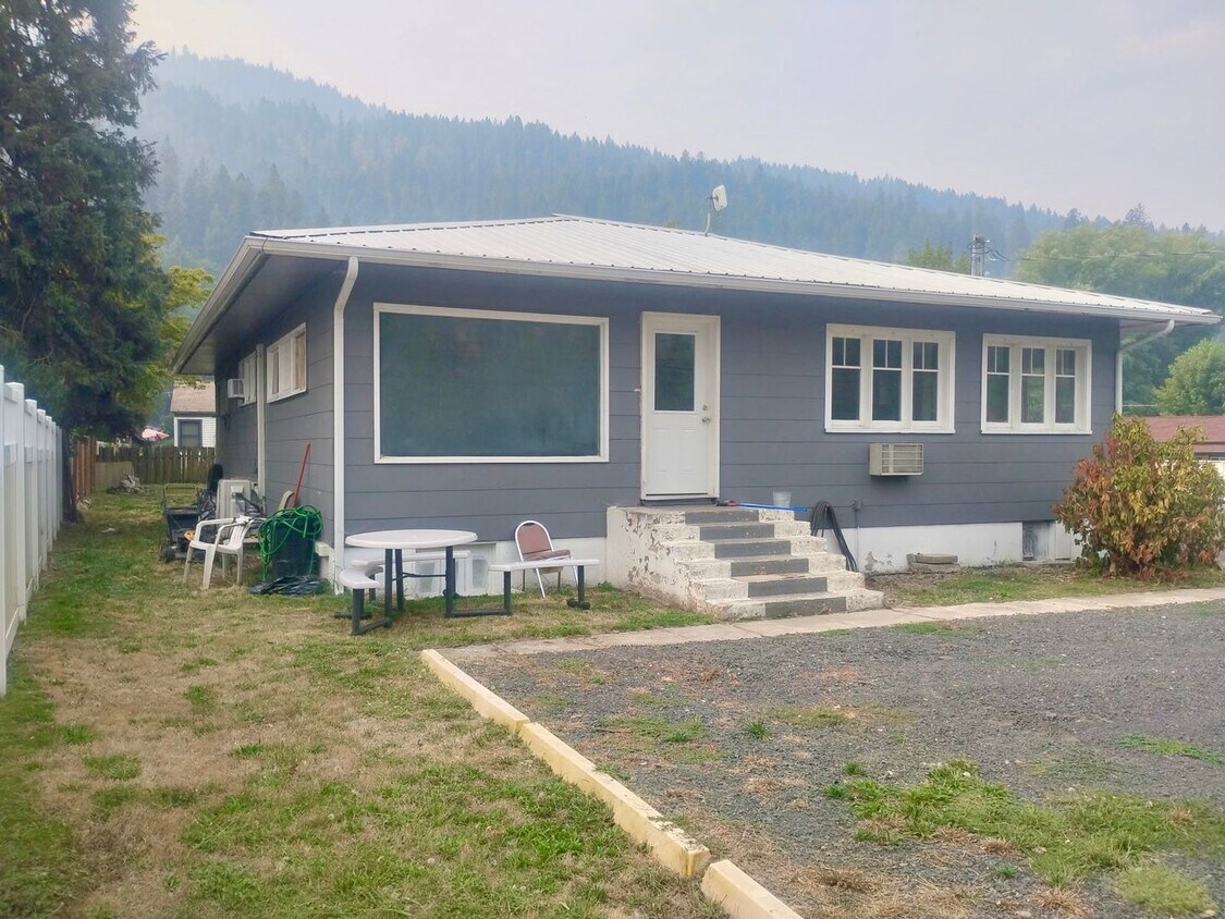 Foto principal - Charming Two-bedroom, One-bathroom home in Orofino, Idaho