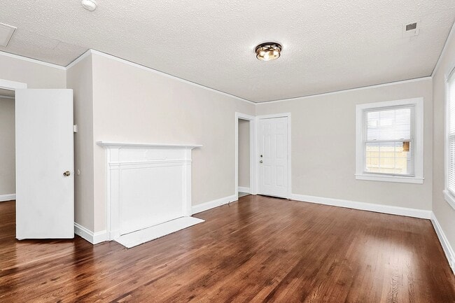 Building Photo - Cute Home for Rent!
