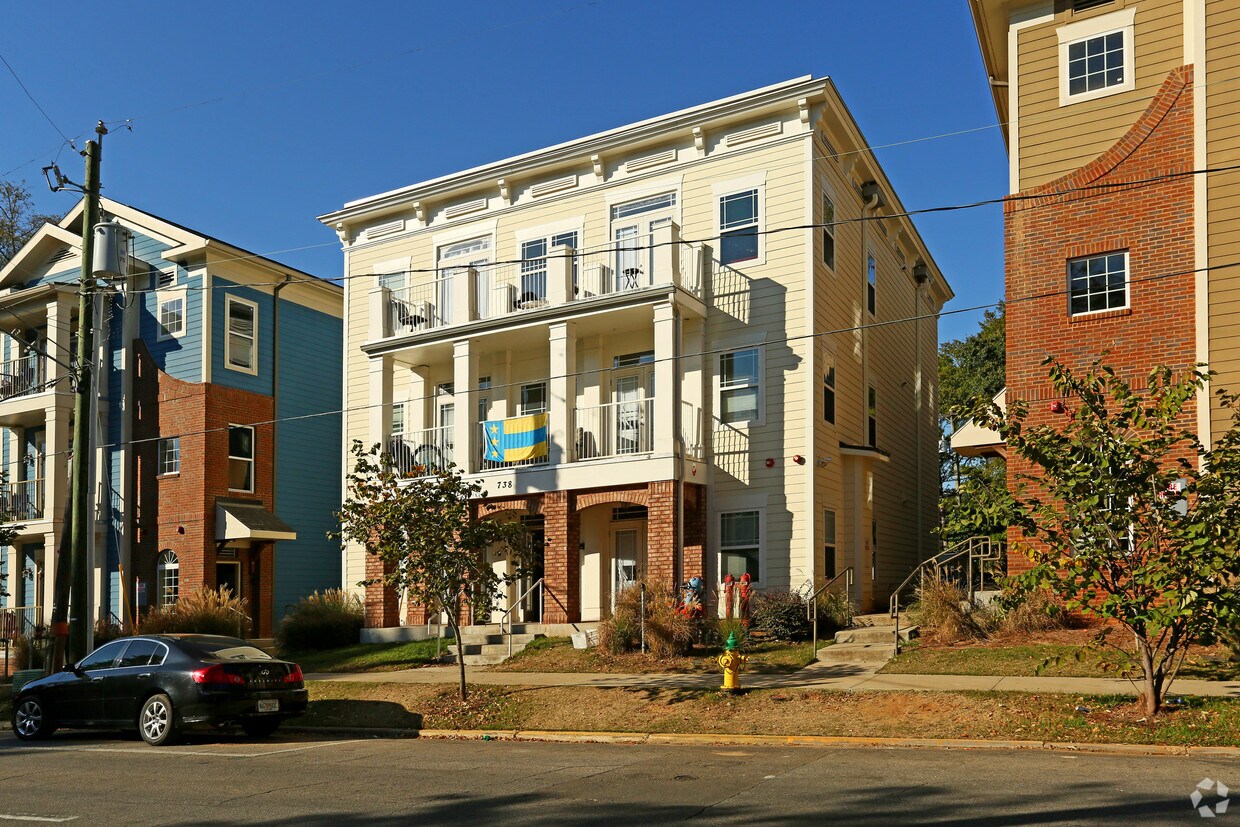 Primary Photo - Avenues 2