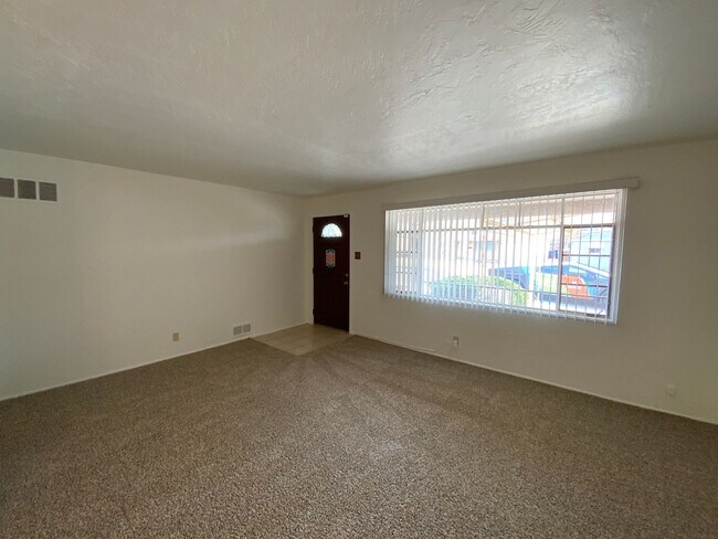 Building Photo - 3 Bedroom Single Story Home Available Near Eubank Blvd NE & Indian School Rd NE!