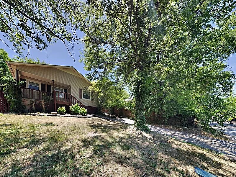 Primary Photo - 3301 Torbett St