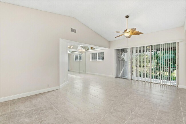 Foto del edificio - 9770 Nickels Blvd