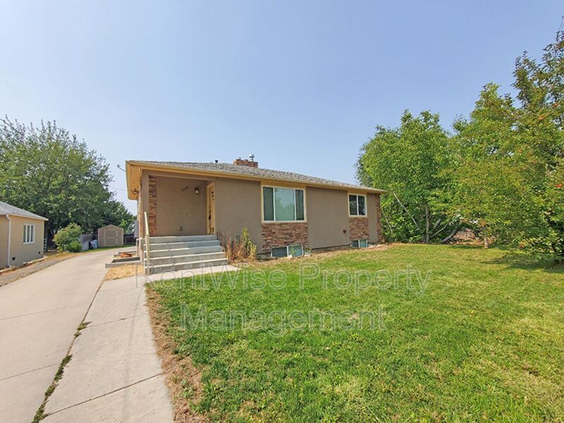 Primary Photo - 1139 N Shamrock Ave