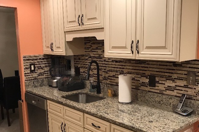 8705 Hayshed Ln Unit 22 Columbia Md 21045 Condo For Rent In