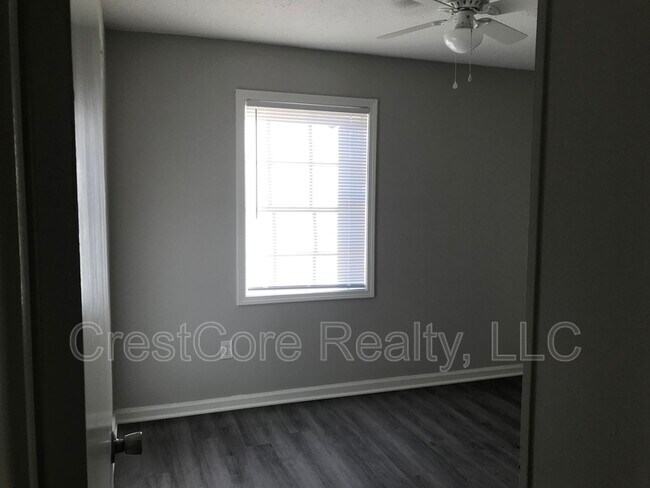 Foto del edificio - 3230 Maple Hill Dr