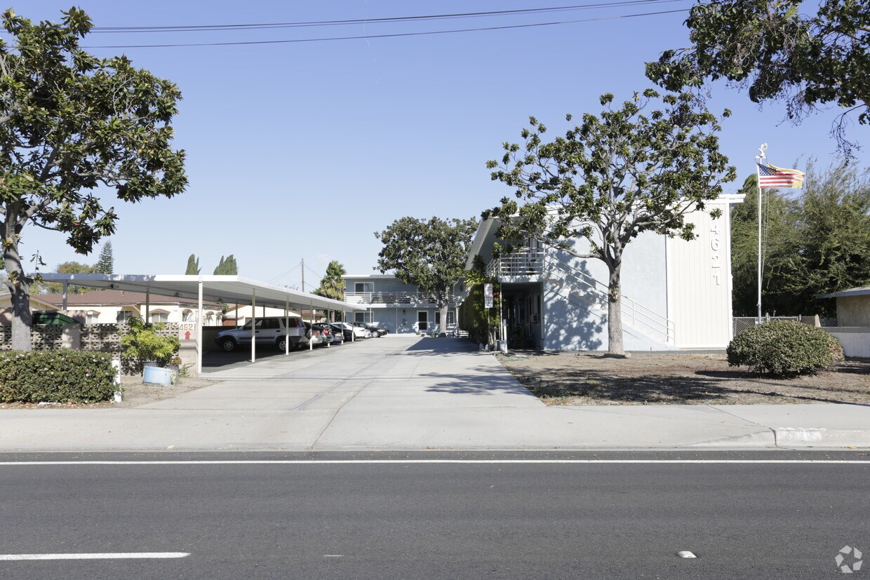 Foto principal - 4621 W McFadden Ave