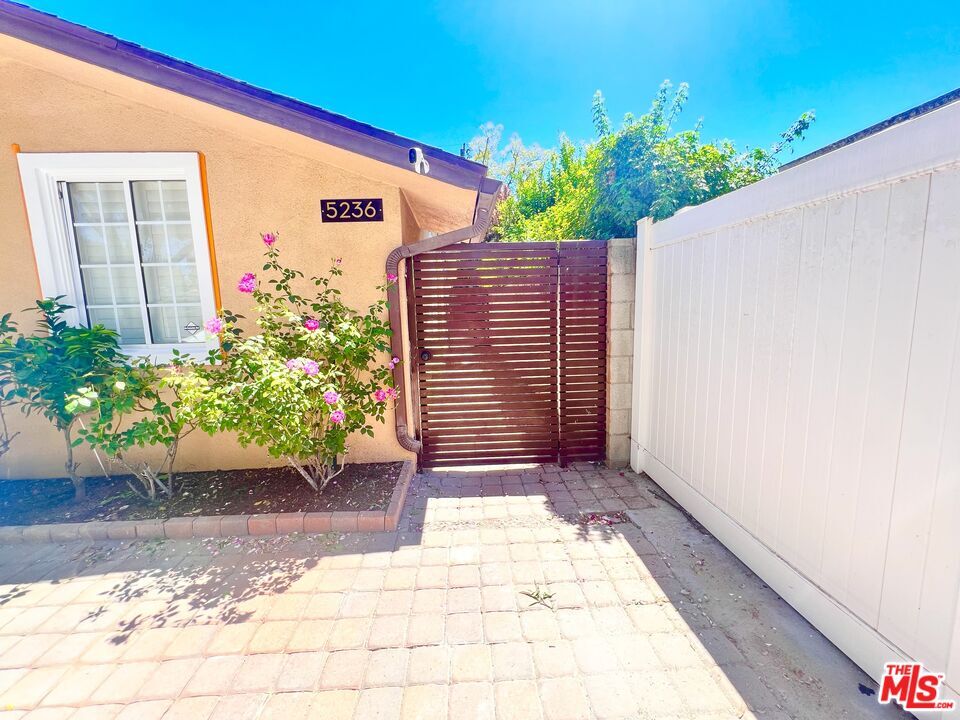 Foto principal - 5236 Buffalo Ave