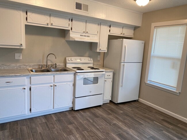 Building Photo - 961 Old Hickory Blvd