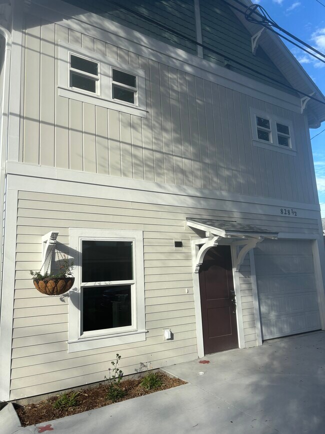 Foto del edificio - 828 28th Ave N
