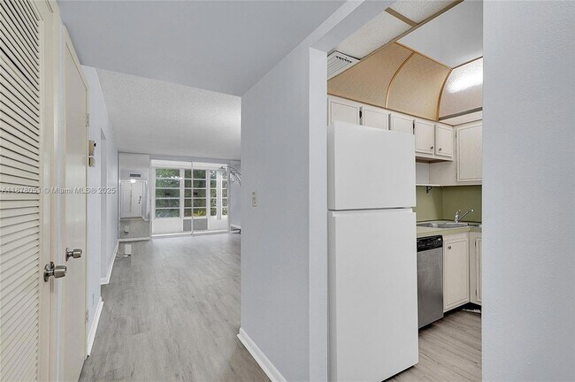 Foto del edificio - 5320 NW 11th St