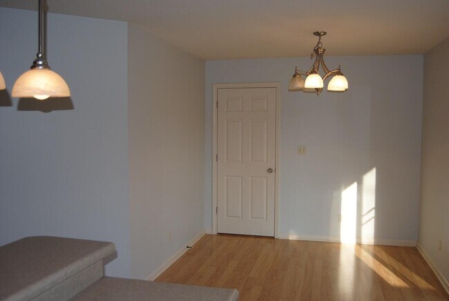 Foto del edificio - 4301 Gage Pl