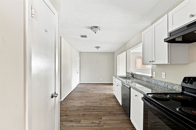 Building Photo - 509 Avenue J