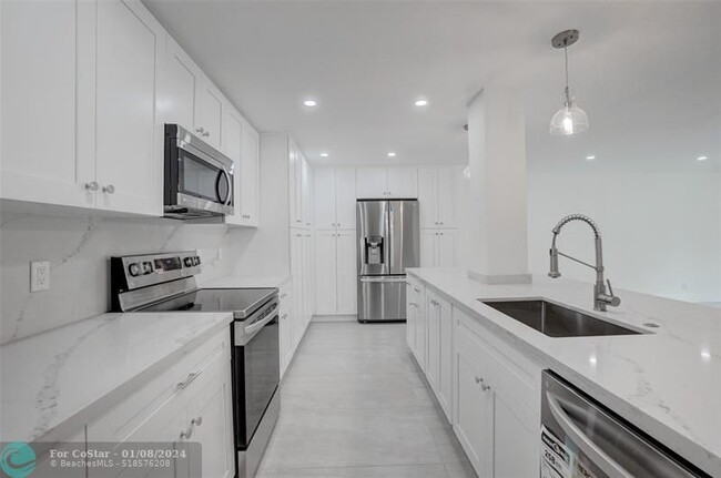 Foto del edificio - 1350 River Reach Dr