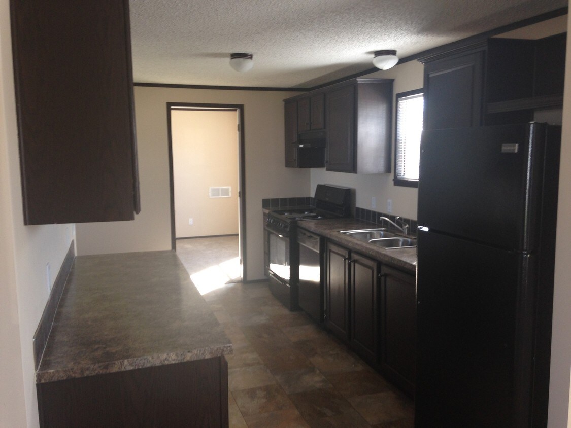 Foto principal - 27695 Tracy Rd