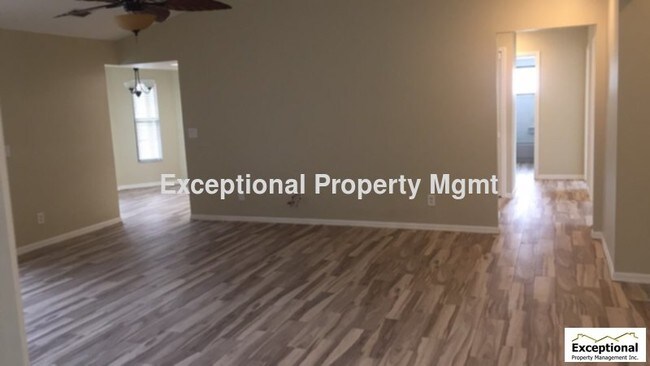 Foto del edificio - 825 SW 40th Terrace