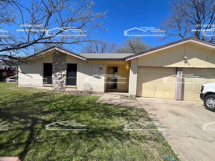 Primary Photo - 3 Bedroom 2 Bathroom Home in Arlington!