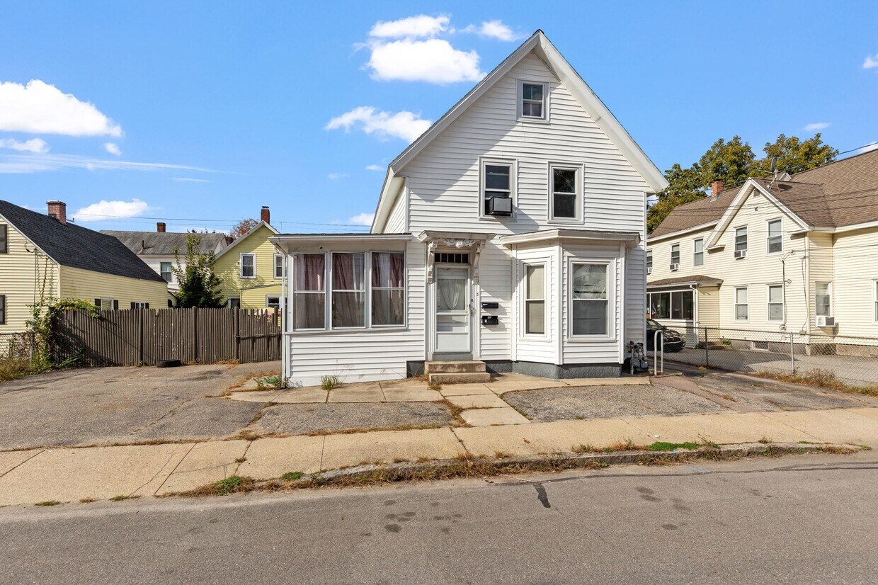 Primary Photo - 3 Middle St