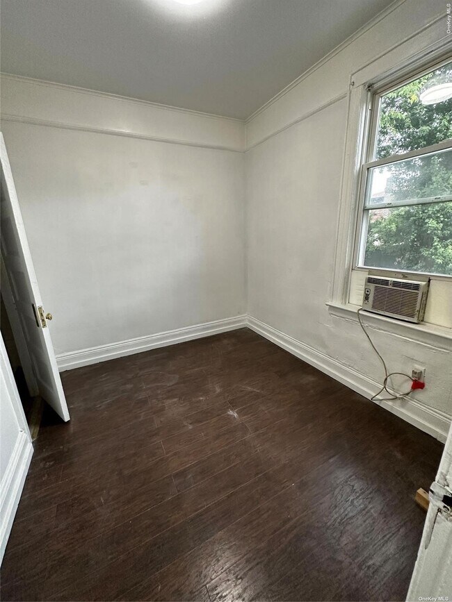 Building Photo - 162-23 77th Rd