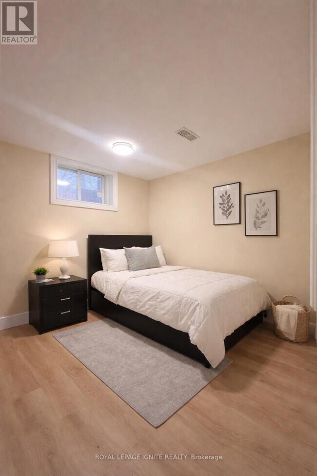 Building Photo - 62 Billingsgate Crescent