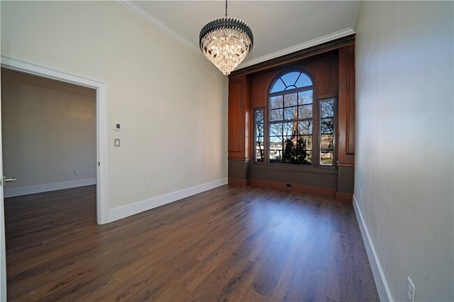 Building Photo - 184 N Main St