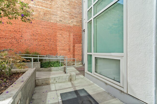 Foto del edificio - 555 4th St