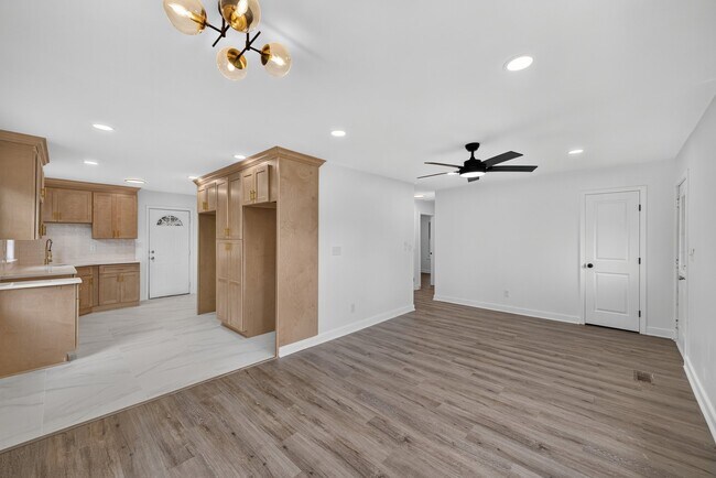 Foto del edificio - 2027 Hilburn Dr SE