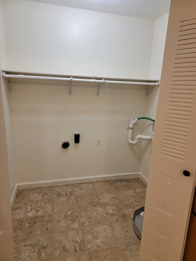 Building Photo - 8306 Shawn Ridge Dr
