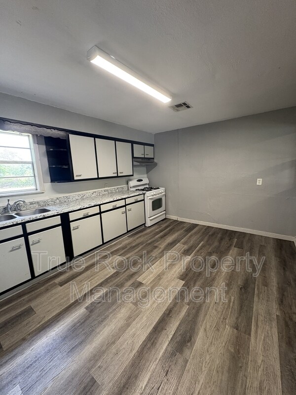Foto del edificio - 610 W 1st St