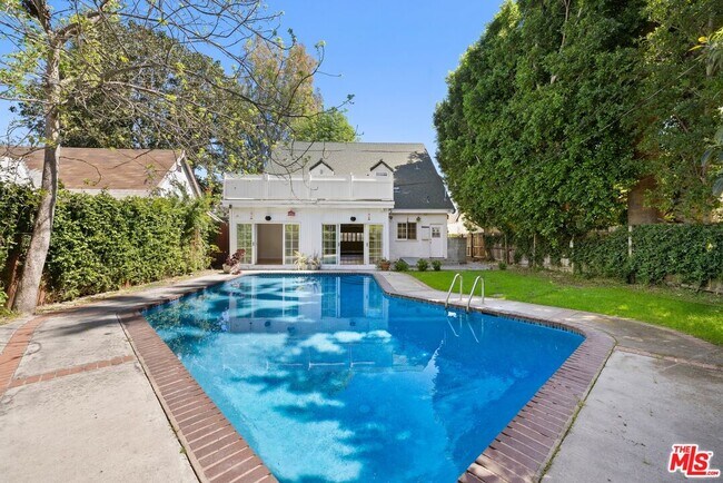 Foto del edificio - 4309 Gentry Ave