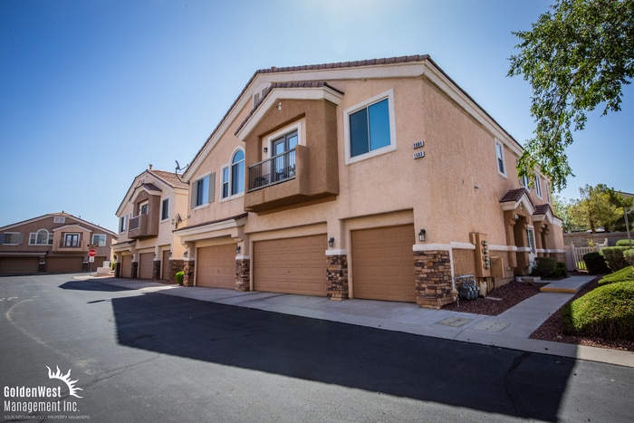 Foto principal - Beautiful Two-Story 3Bdm 2.5Ba Rowhome Nes...