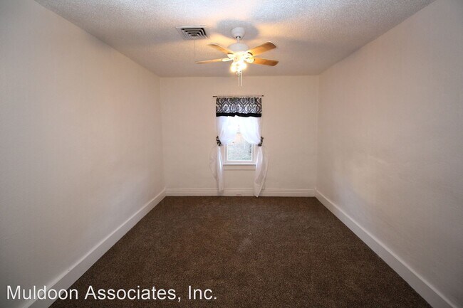 Building Photo - 3 br, 1 bath House - 722 Palmer Ave