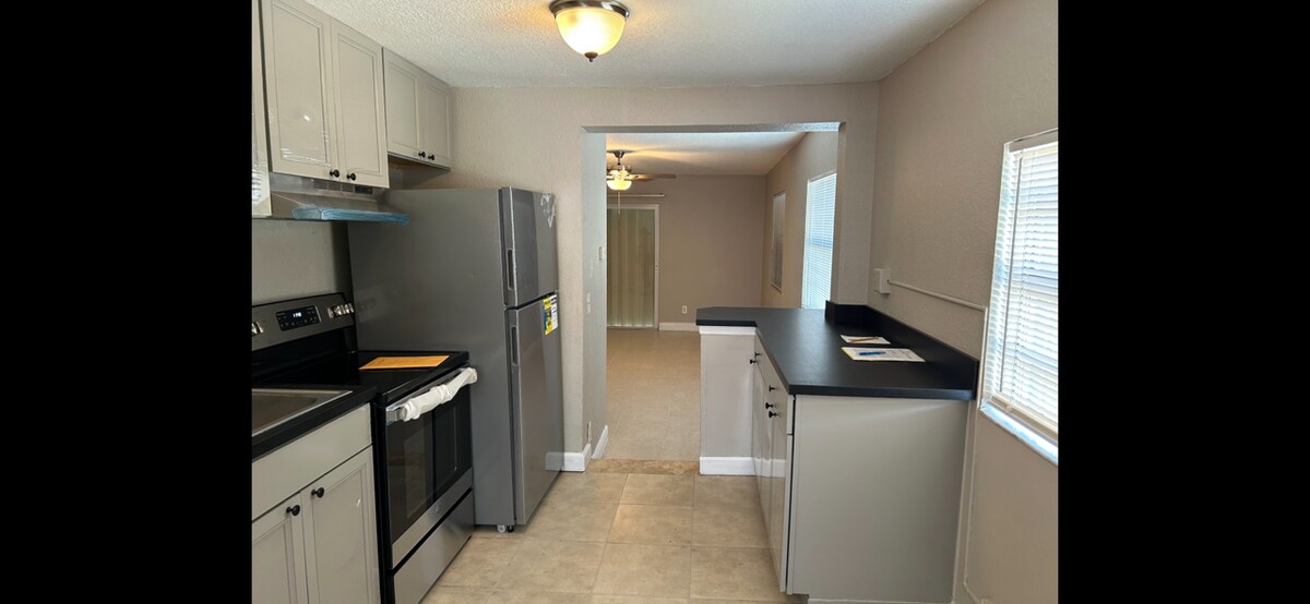 Foto del edificio - 860 NE 35th St
