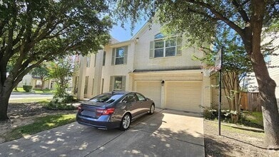 Building Photo - 702 Old Ravine Ct