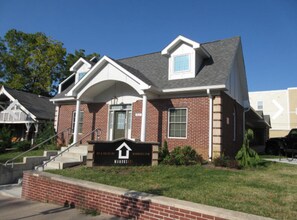 Building Photo - 631 N College Ave