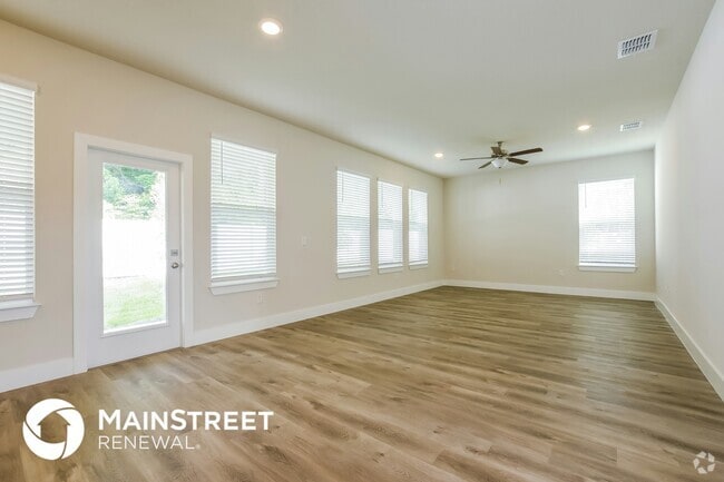 Building Photo - 313 Whiteheart Dr