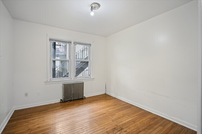 Building Photo - 159 Cooper Ave