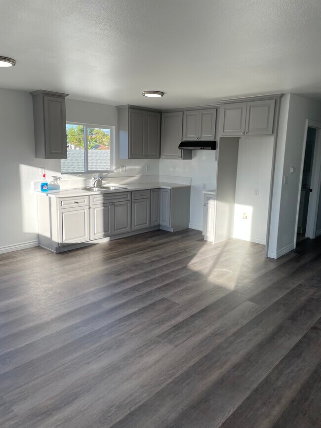 Another kitchen pic. Appliances on its way - 4444 S San Pedro St