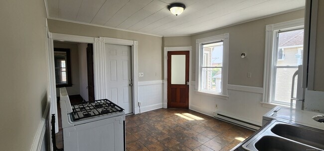 Building Photo - 786 Highland Ave