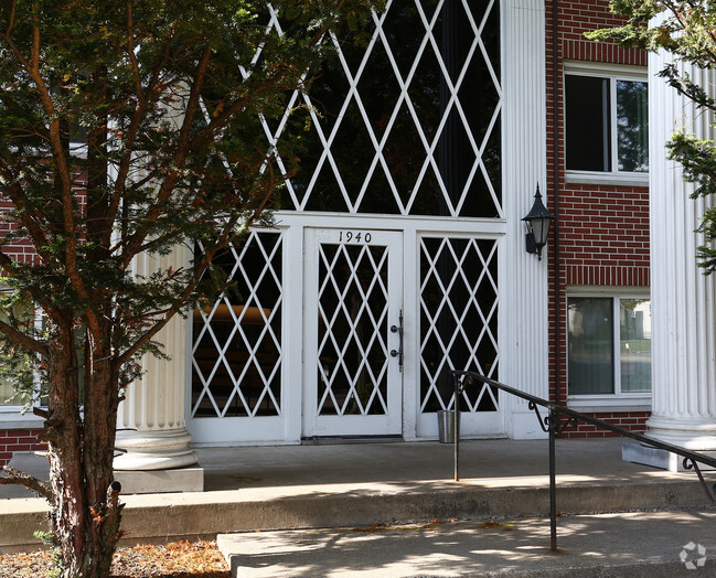 Building Photo - Autumn Manor Apartments