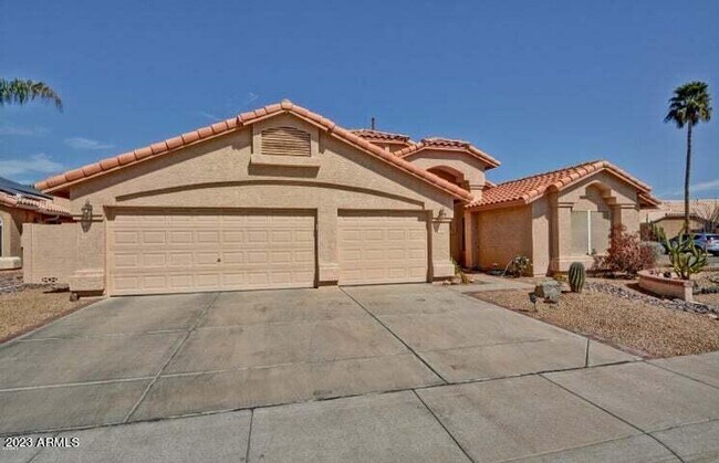 Building Photo - 7910 W Adobe Dr