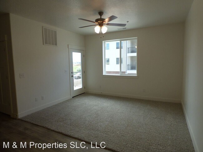 Building Photo - 3 br, 2 bath House - 3323 W Hardman Way #G203