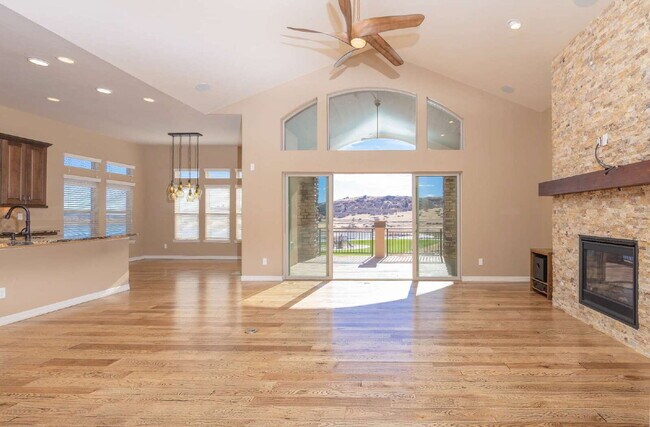 Foto del edificio - "Stunning 3-Bedroom with Dedicated Office ...