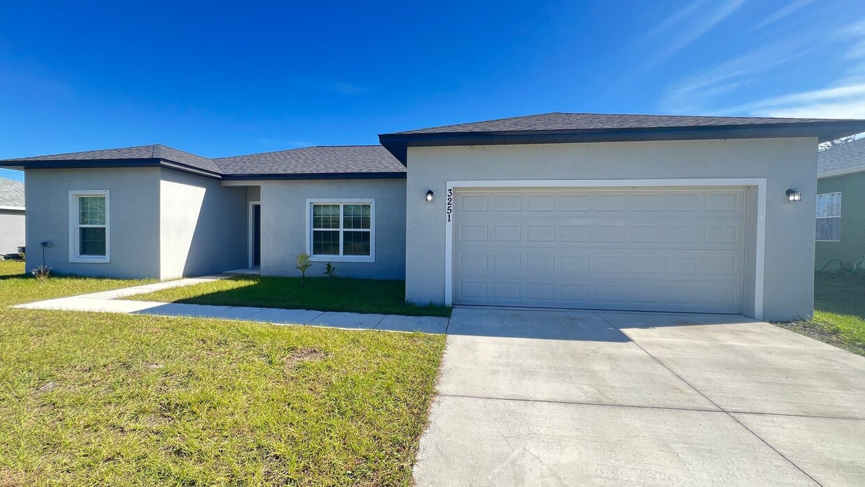 Foto principal - BEAUTIFUL 3 BD/2BA Home in Palm Bay!