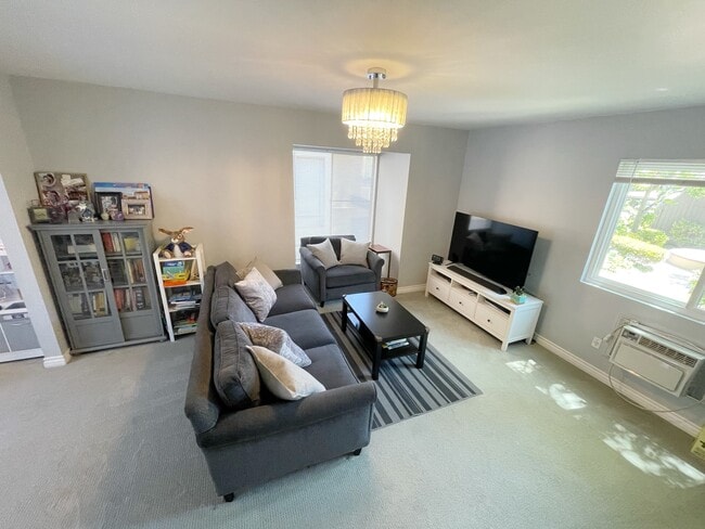 Foto del edificio - 7962 Mission Center Ct