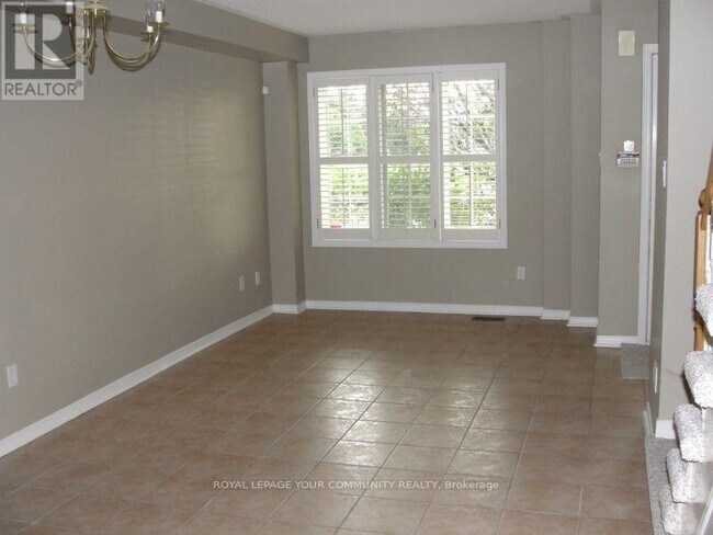 Photo du bâtiment - 9063 Yonge St