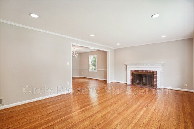 Building Photo - 6139 Tompkins Dr