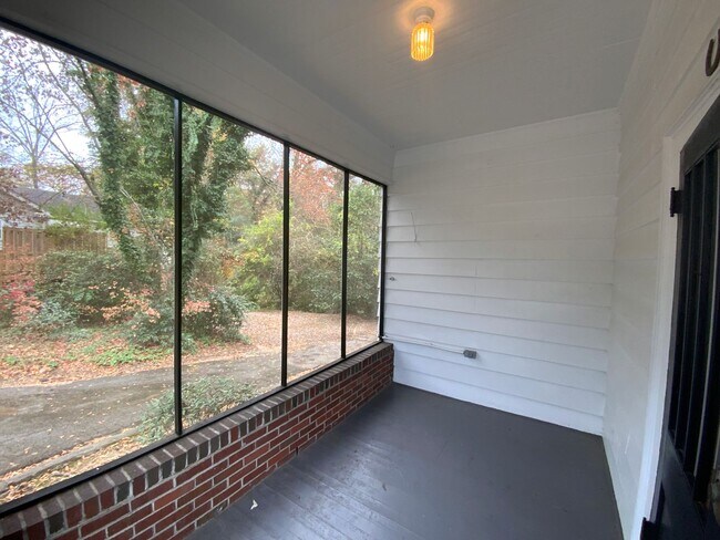 Foto del edificio - 401A &amp; 401B Shorter Avenue