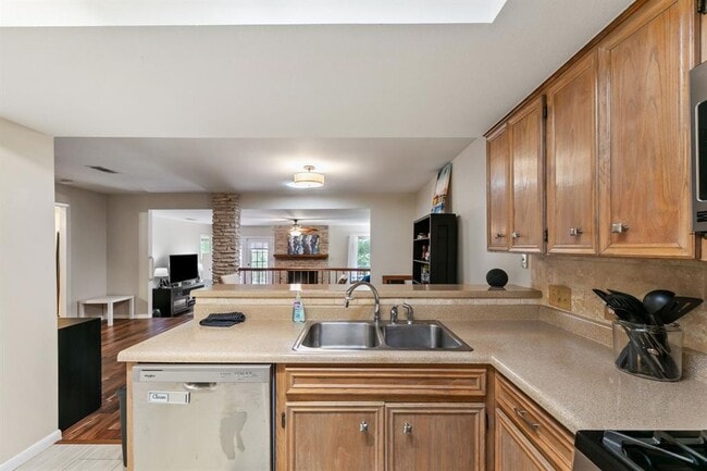 Building Photo - 9106 Rockcrest Cir